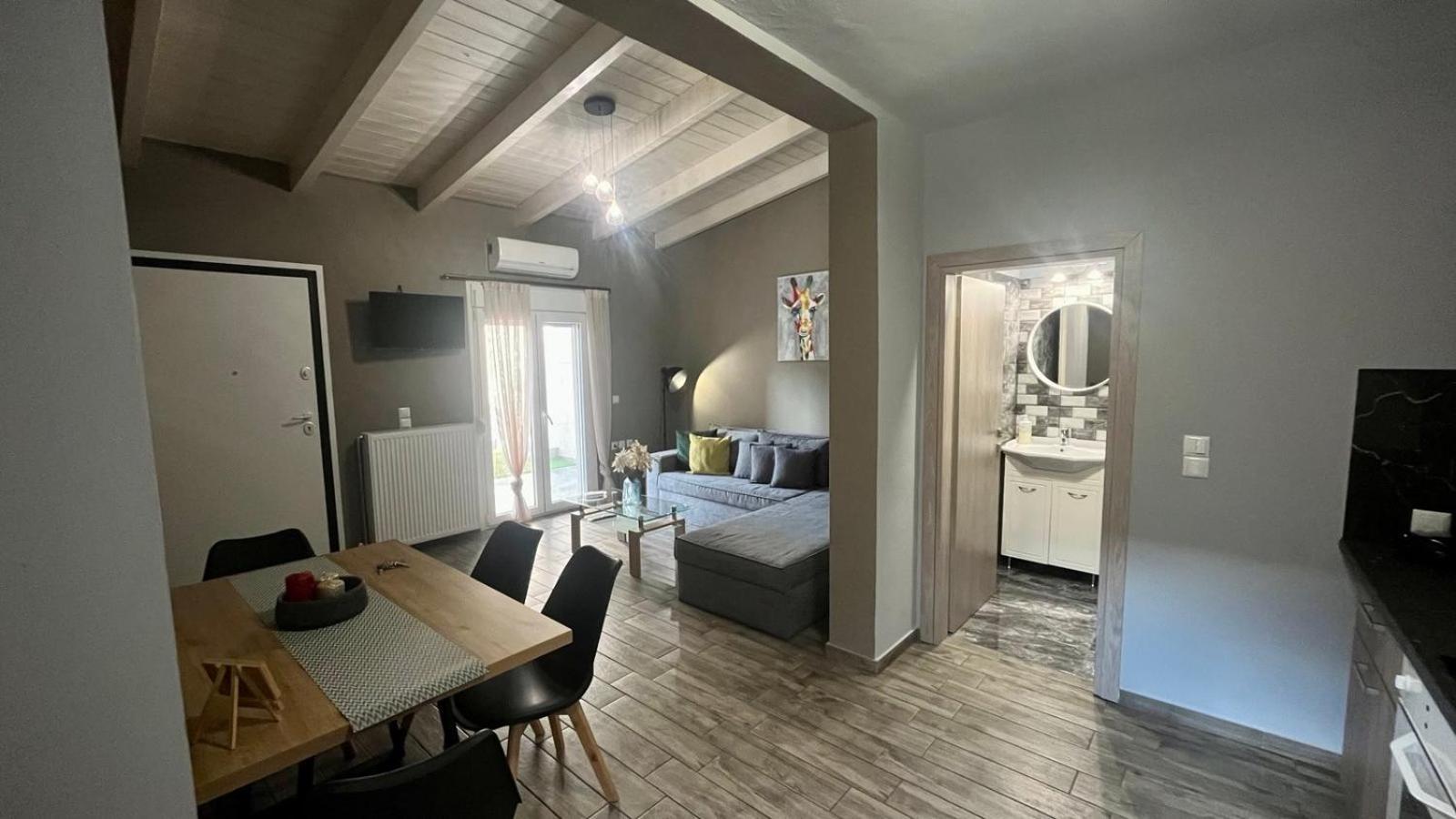 Ria'S Gardenview Apartment Ioannina Bagian luar foto