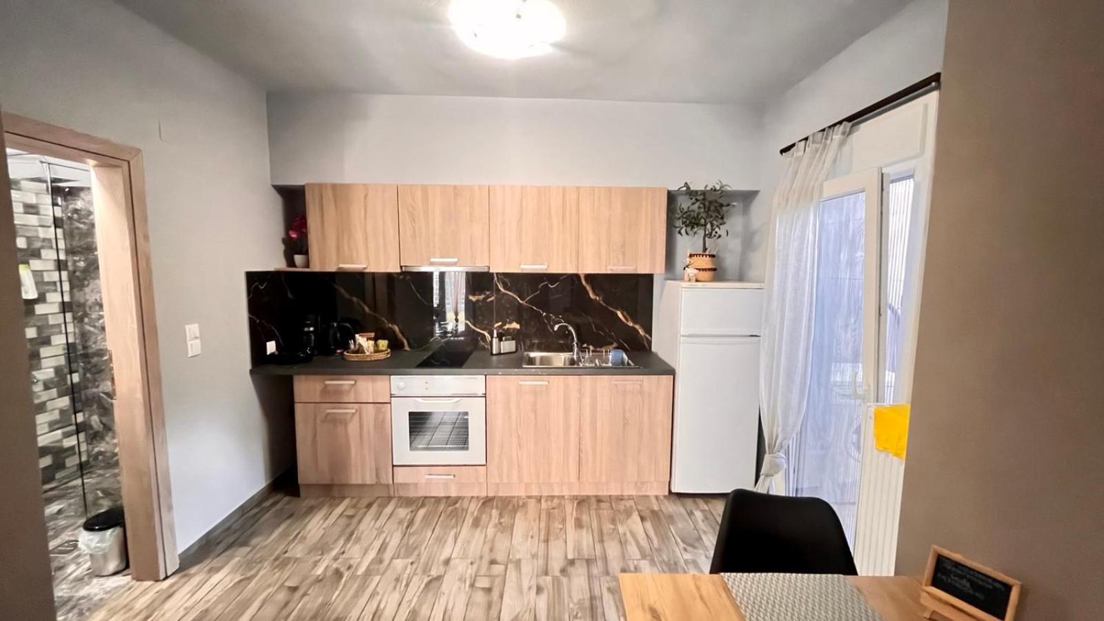 Ria'S Gardenview Apartment Ioannina Bagian luar foto